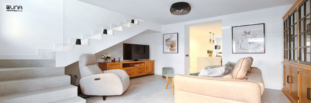 reforma almeria integral casa aguadulce el ejido roquetas de mar vicar almerimar salon comedor escalera cocina